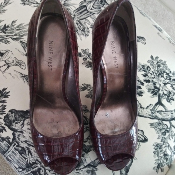 Nine West Escher 4" platform pump - Picture 6 of 8